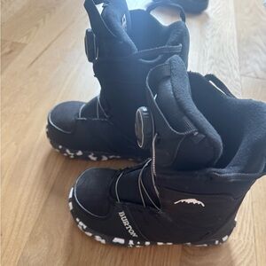 Burton boa snowboard boots size 13c